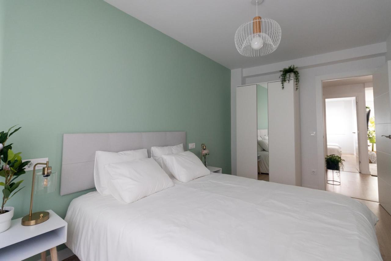 Lujoso Apartamento Entre 2 Playas Con Garaje, Wifi Gijón Zewnętrze zdjęcie